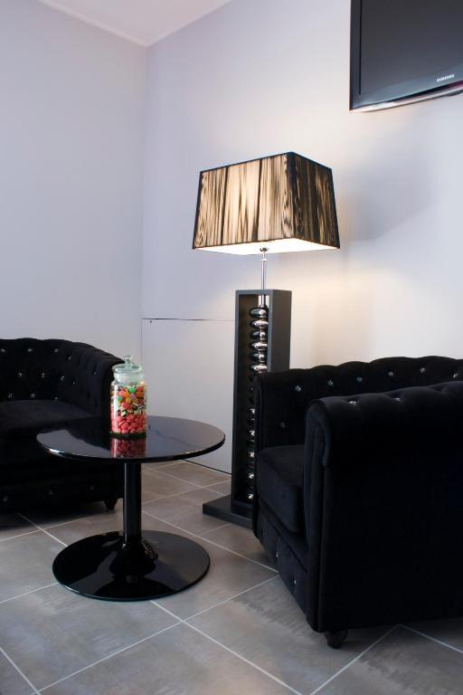 Logis Auberge Cote Jardin Hotel Lezignan-Corbieres Luaran gambar