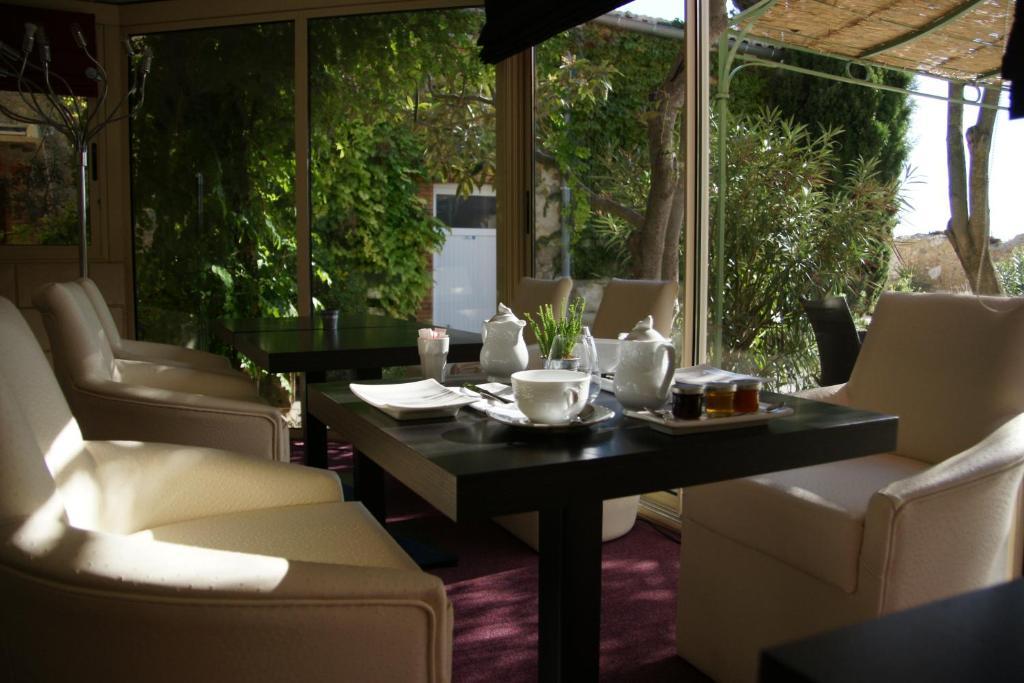 Logis Auberge Cote Jardin Hotel Lezignan-Corbieres Luaran gambar